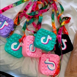 Tik tok Pop it purse